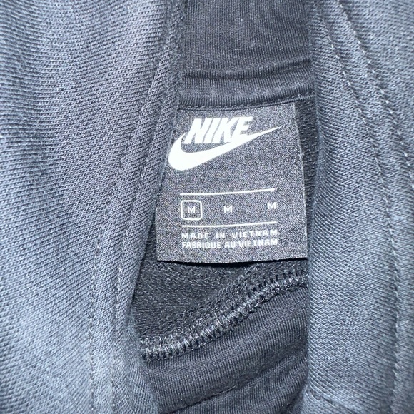 Women’s Nike Black sweatshirt size medium - Picture 2 of 3